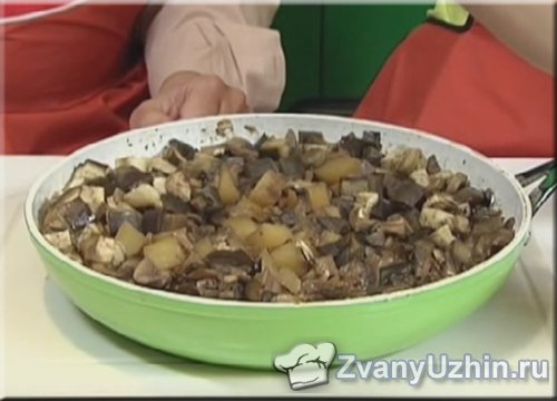 Сукияки (говядина с овощами, грибами и спагетти)