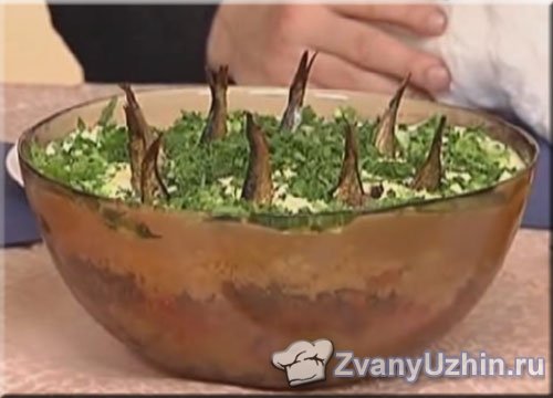 Слоёный салат со шпротами "Рыбки в пруду"