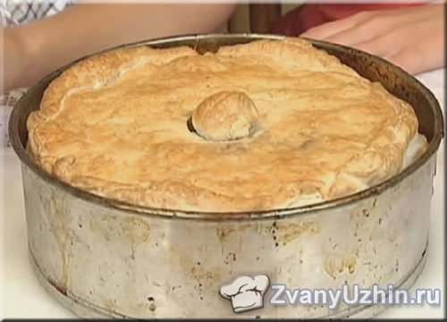 Крымский пирог кубэтэ с курицей, картофелем и грибами