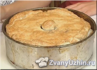 Крымский пирог кубэтэ с курицей, картофелем и грибами