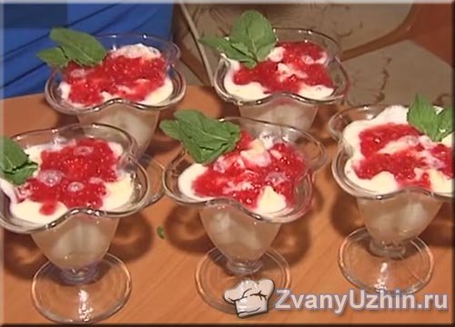 Десерт "Ангельский", с йогуртом, безе и манго