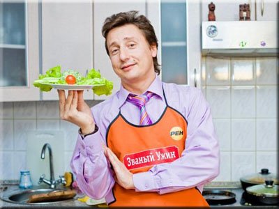 Ведущий кулинарного шоу Званый ужин Александр Ковалев